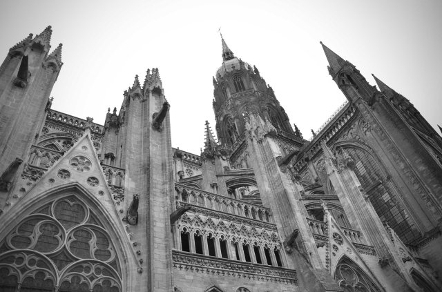 bayeux cathedral bw